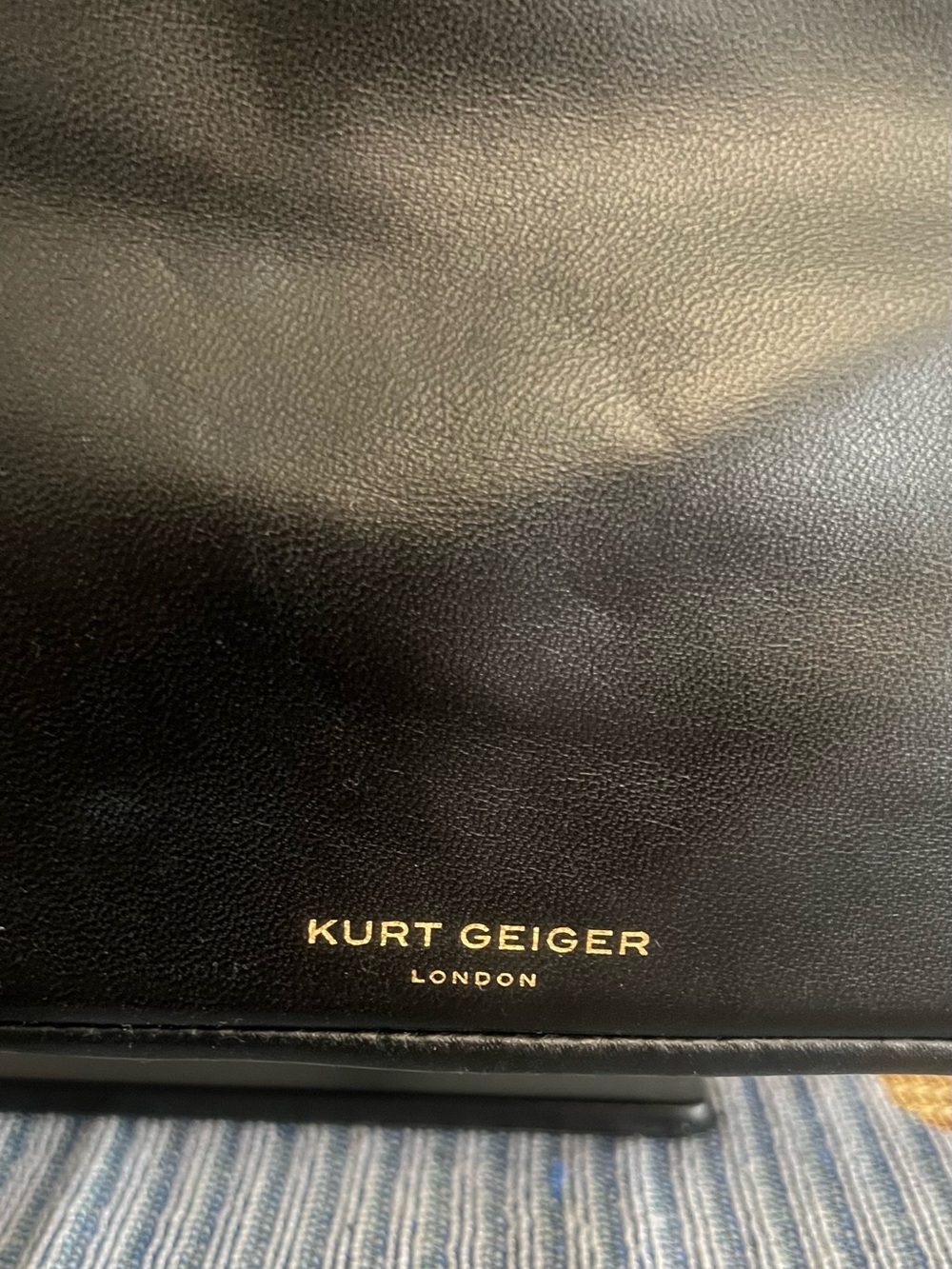 Kurt Geiger Kensington Black Quilted Shoulder Bag with Gold Chain - Picture 7 of 14